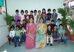 Class Photo Prize Distribution